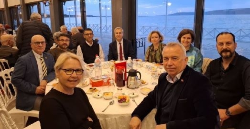 GELENEKSEL İFTAR VE DERNEĞİMİZDE 25. YILIN DOLDURAN ÜYELERİMİZE PLAKET VE ŞİLT TÖRENİ